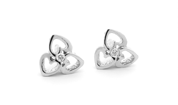 Per Borup - Heart earstuds in whitegold with diamond