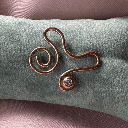 Perlen - Hand made gold brooch