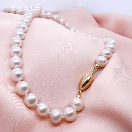 Little Pearlie - Heidi, white unique Pearl necklace