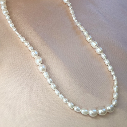 Little Pearlie - Ida, weisse Unika Perlehalskette 