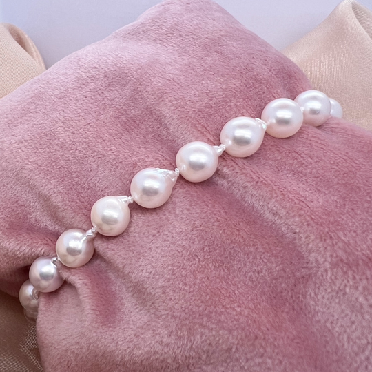 Little Pearlie - Heidi, white unique Pearl necklace